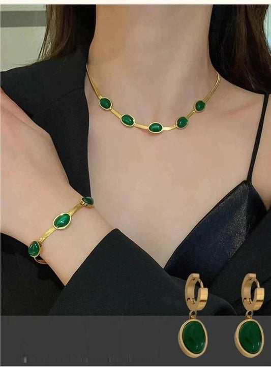 Emerald oval Necklace Set With Bracelet