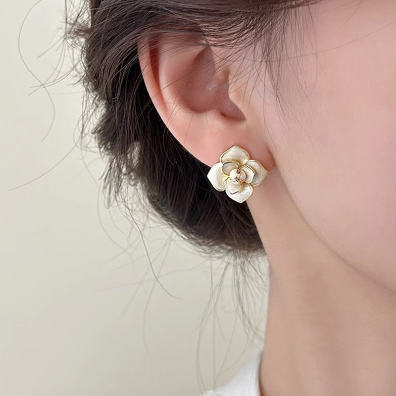 Flower Pearl Stud Earrings