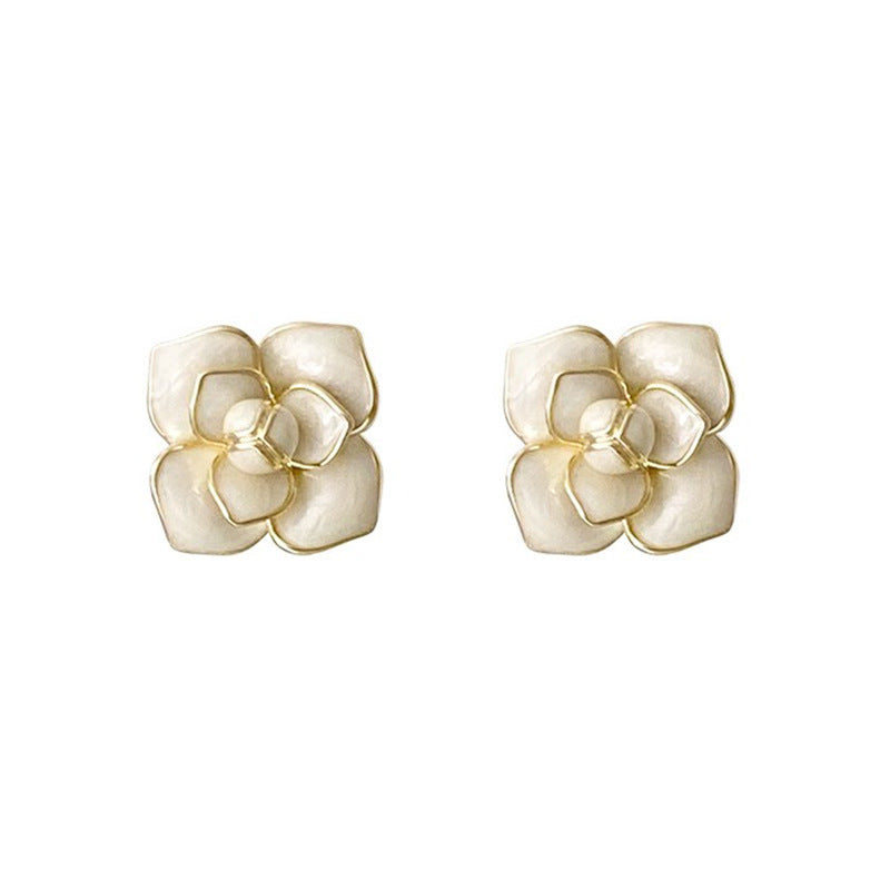 Flower Pearl Stud Earrings